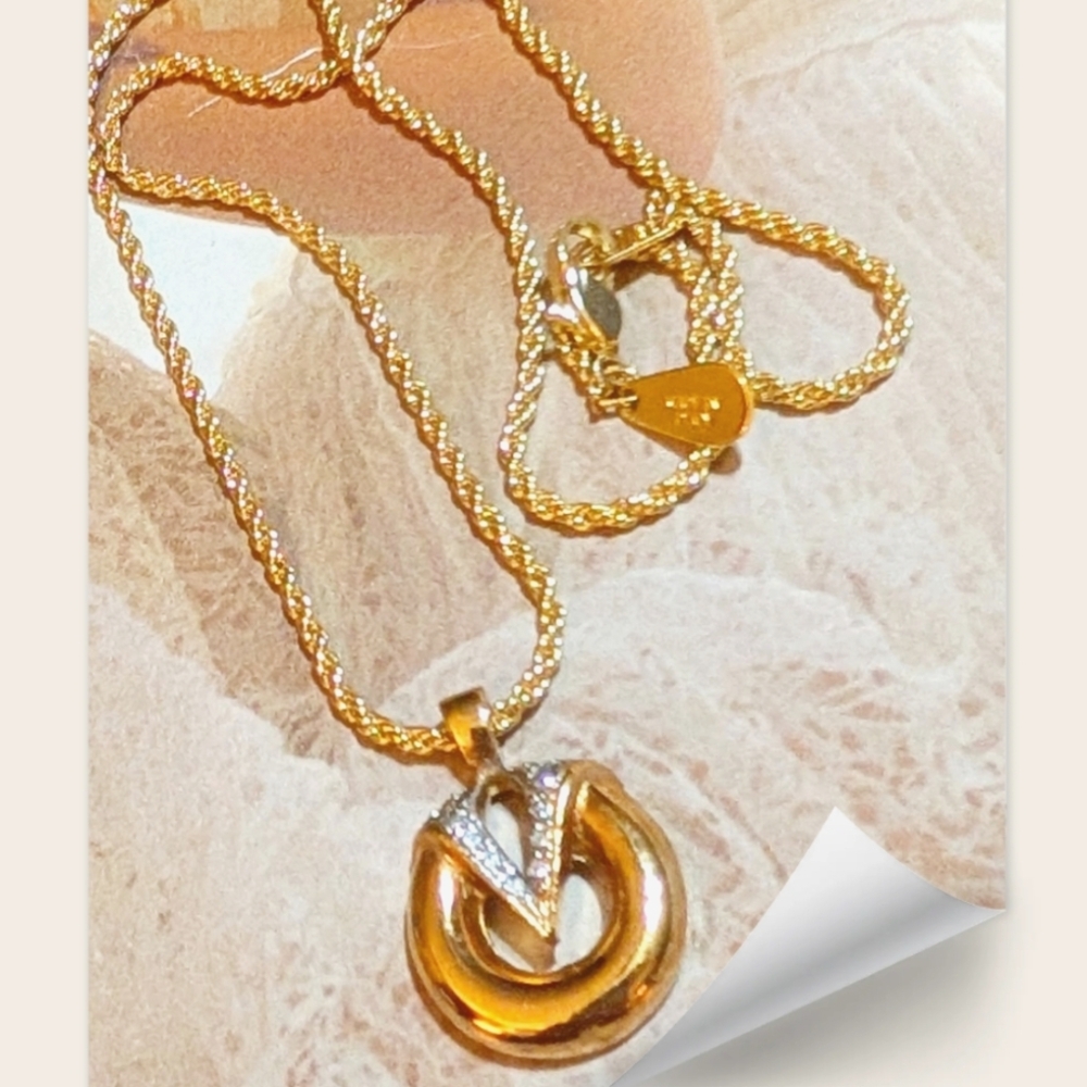 Valentino LOGO gold plated Vintage Necklace - Picture 5 of 5